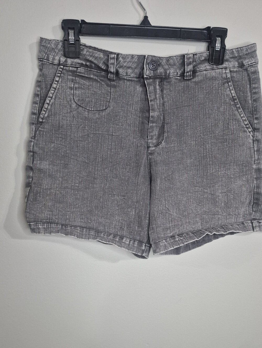 UMGEE Women’s Size Medium Casual Gray Shorts - Comfortable Everyday Fit
